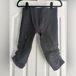 Lululemon Charcoal Gray Cropped Athletic Leggings